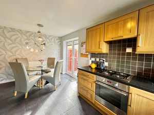 Kitchen/Diner- click for photo gallery